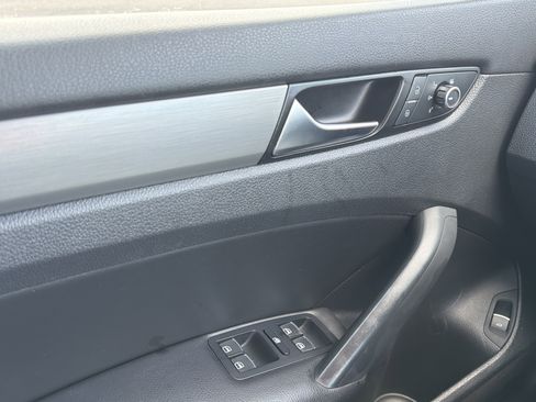 Used 2014 Volkswagen Passat 1.8T SE image 23