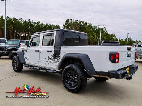 Used 2023 Jeep Gladiator Sport image 6
