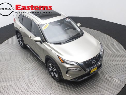 Used 2022 Nissan Rogue SL w/ SL Premium Package image 3