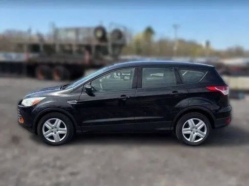 Used 2015 Ford Escape S FWD image 4