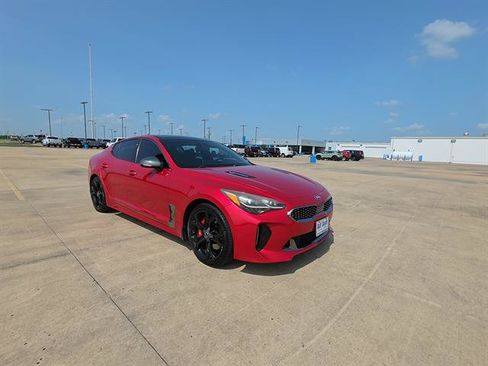Used 2018 Kia Stinger GT2 RWD image 3