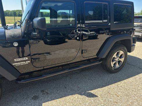 Used 2017 Jeep Wrangler Unlimited Sport w/ Quick Order Package 24S AWD/4WD image 5