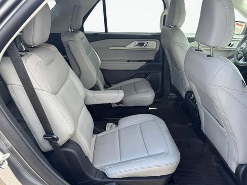 Used 2025 Ford Explorer Active w/ Active Comfort Package AWD/4WD image 32