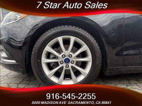 Used 2017 Ford Fusion SE w/ Fusion SE Technology Package image 21