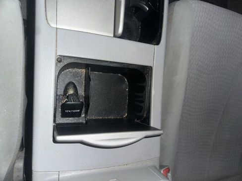 Used 2010 Toyota Camry LE image 25