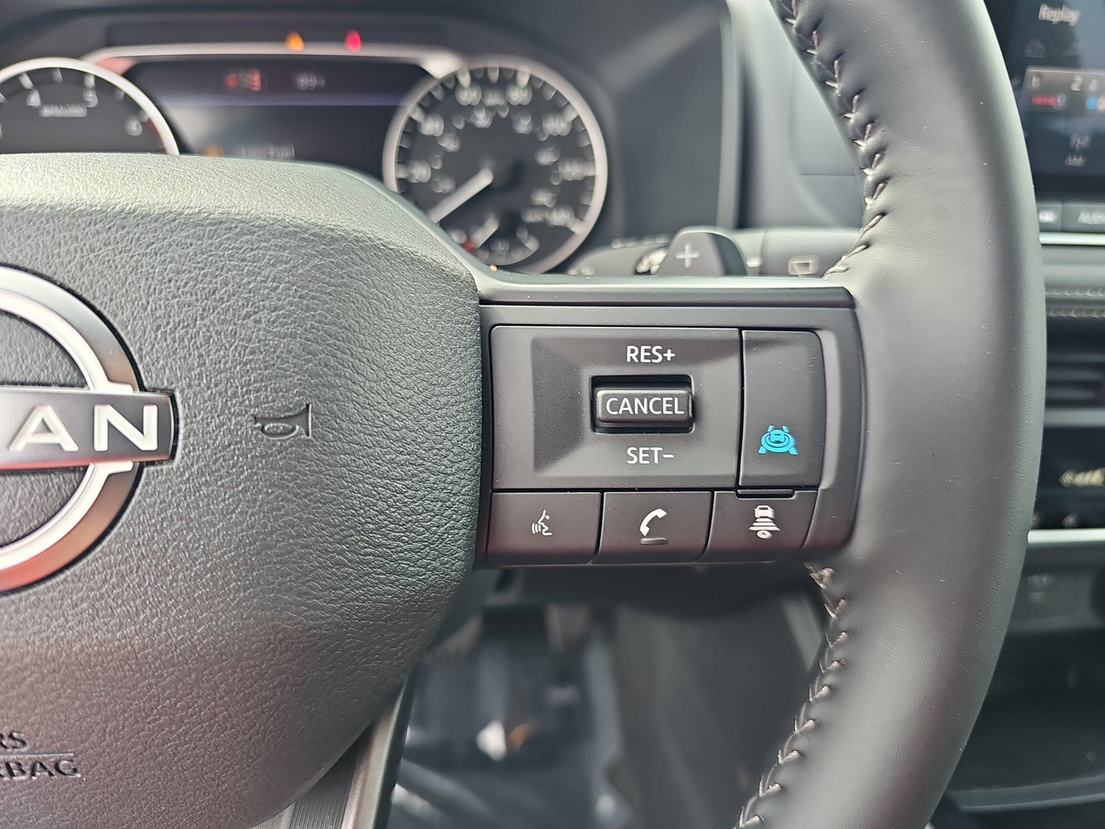 Used 2026 Nissan Rogue SV FWD image 15