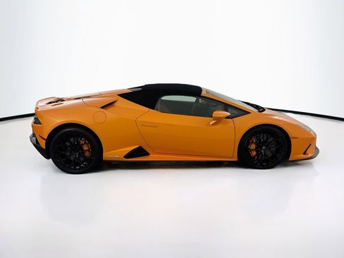 Used 2020 Lamborghini Huracan EVO image 35