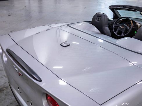 Used 2005 Chevrolet Corvette Convertible w/ Preferred Equipment Group RWD image 20