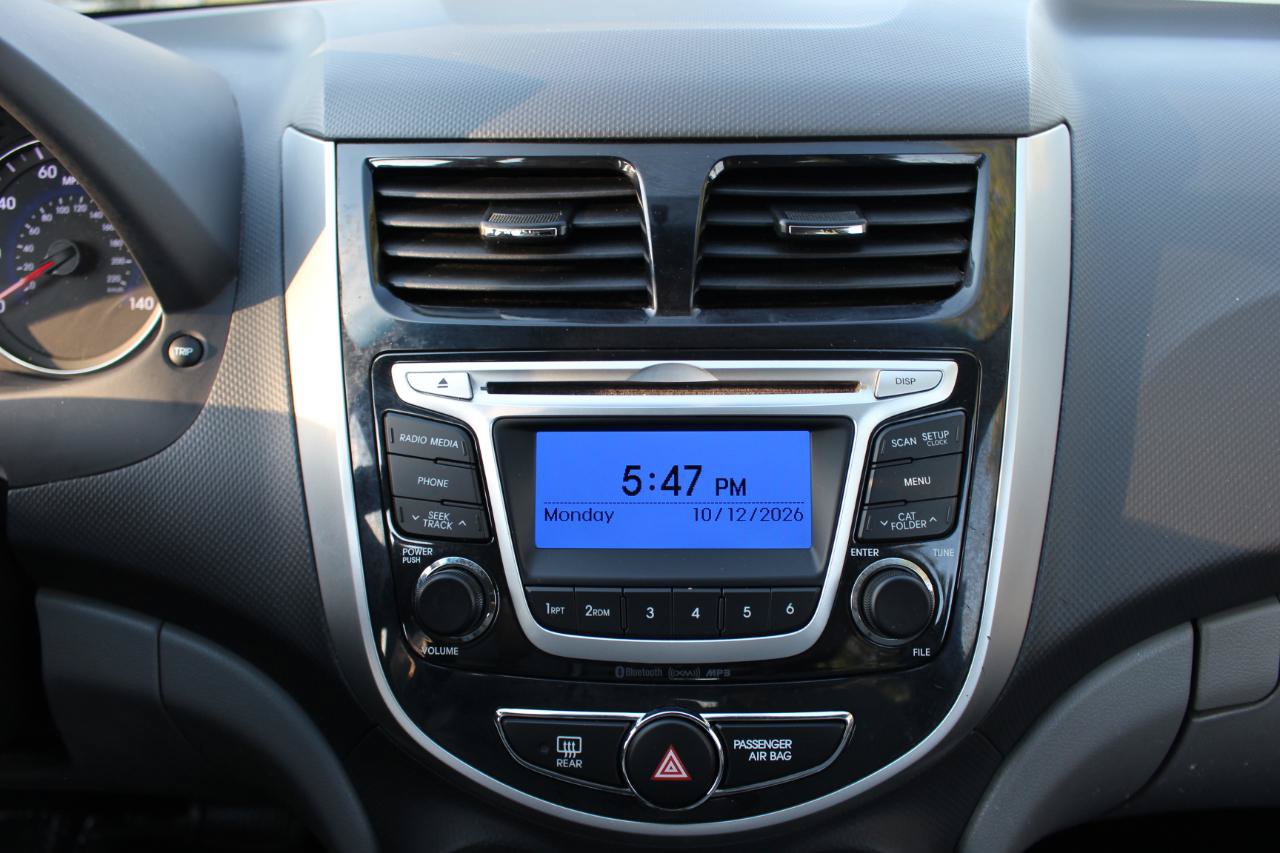 Used 2014 Hyundai Accent SE FWD image 22