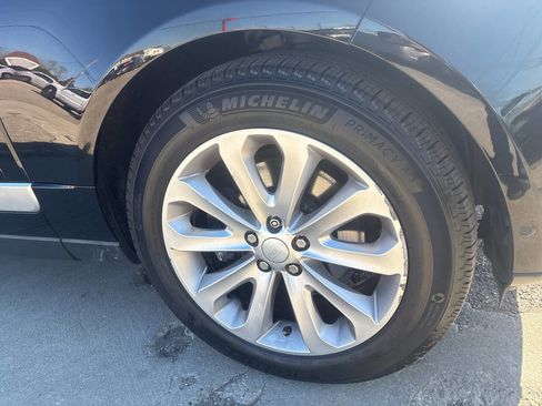 Used 2017 Land Rover Range Rover HSE image 18