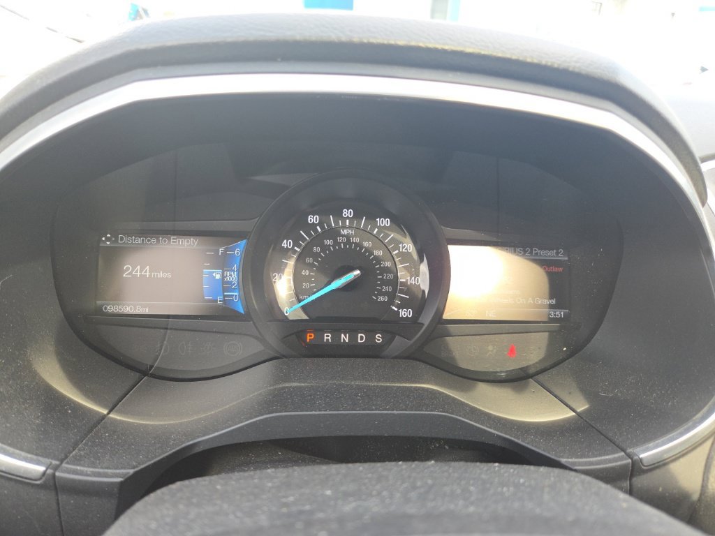 Used 2017 Ford Edge Titanium w/ Equipment Group 302A AWD/4WD image 11
