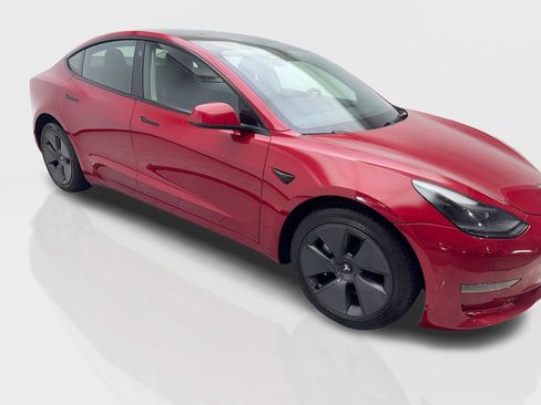 Used 2023 Tesla Model 3 Standard Range image 12