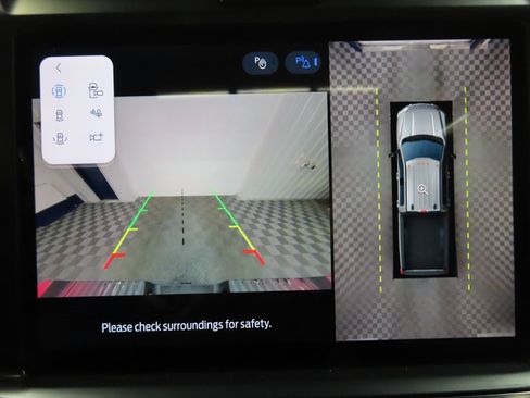 Used 2025 Ford F450 Platinum w/ FX4 Off-Road Package image 16