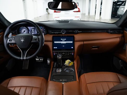 Used 2022 Maserati Quattroporte Trofeo RWD image 9