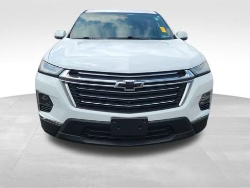 Used 2022 Chevrolet Traverse LT w/ LT Premium Package AWD/4WD image 9