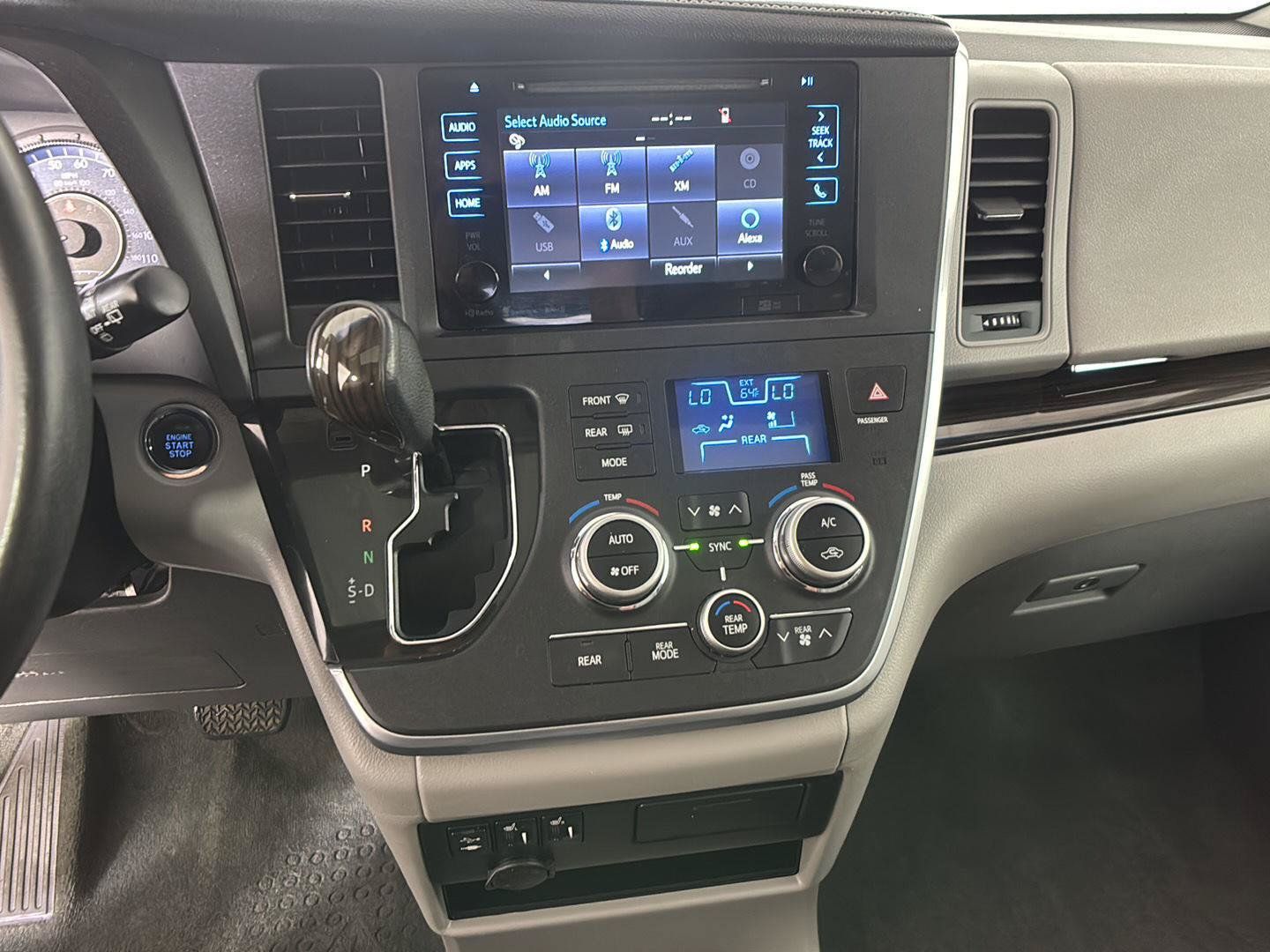 Used 2017 Toyota Sienna XLE w/ XLE Navigation Package AWD/4WD image 33