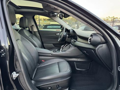 Used 2018 Alfa Romeo Giulia Ti image 20