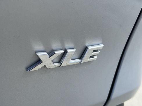 Used 2025 Toyota RAV4 XLE FWD image 7