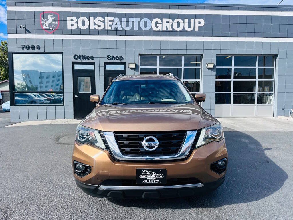 Used 2017 Nissan Pathfinder SL w/ SL Tech Package AWD/4WD image 2