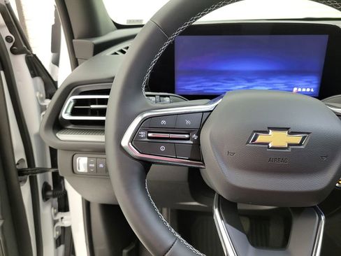 New 2025 Chevrolet Traverse LT w/ LPO, Floor Liner Package image 5