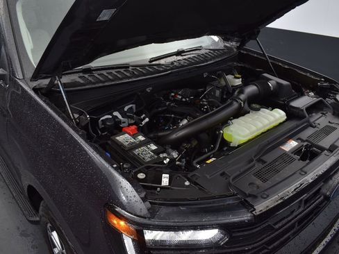 New 2025 Ford Expedition Active image 27