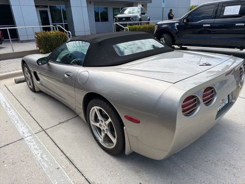 Used 2000 Chevrolet Corvette Convertible w/ Performance Handling Pkg RWD image 2