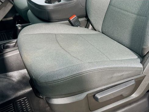 Used 2022 RAM 2500 Tradesman w/ Chrome Appearance Group image 9