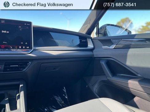 New 2026 Volkswagen Tiguan SE R-Line image 29