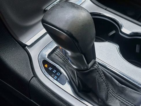 Used 2018 Jeep Grand Cherokee Laredo RWD image 18