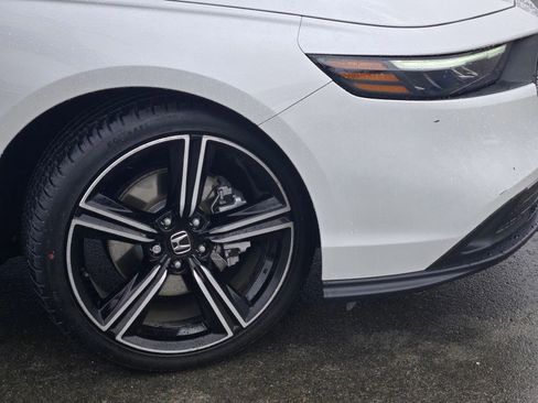 Used 2024 Honda Accord Sport image 9