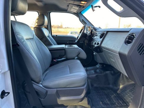 Used 2015 Ford F550 2WD Crew Cab Super Duty image 22