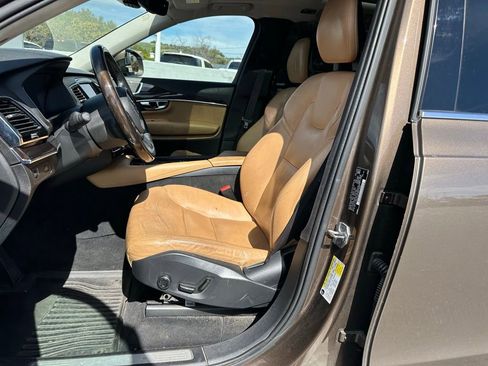 Used 2016 Volvo XC90 T6 Momentum w/ Momentum Plus Package image 11
