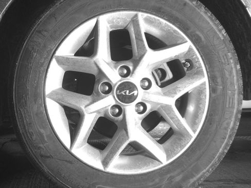 Used 2025 Kia Soul LX w/ LX Technology Package image 14