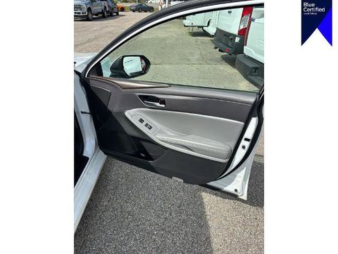 Used 2019 Toyota Avalon XLE w/ Moonroof Package FWD image 5