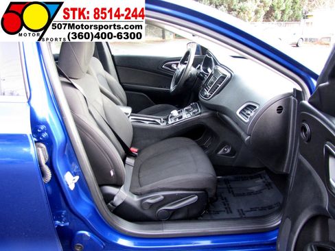 Used 2016 Chrysler 200 Limited image 19