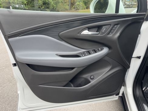 Used 2020 Buick Envision Essence image 13
