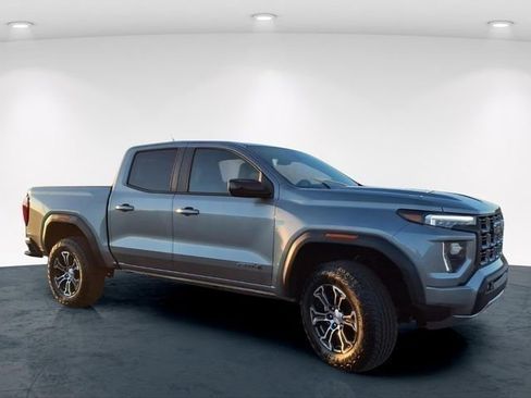 Used 2025 GMC Canyon AT4 AWD/4WD image 5