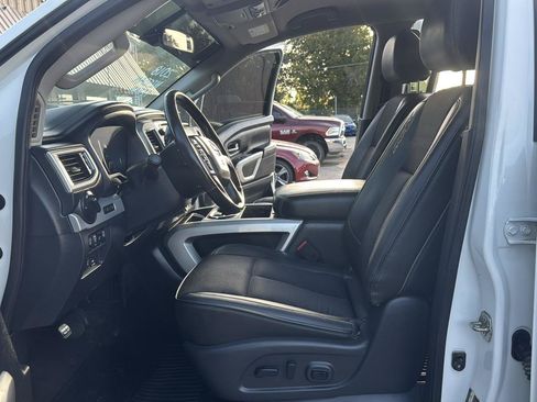 Used 2018 Nissan Titan PRO-4X AWD/4WD image 13