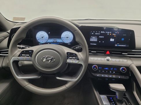 Used 2023 Hyundai Elantra SEL w/ Convenience Package image 22