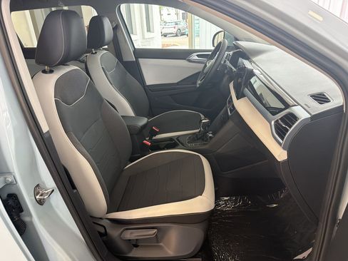 New 2026 Volkswagen Taos SE FWD image 26