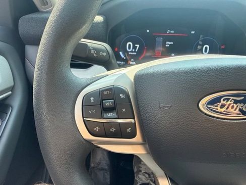 Used 2026 Ford Explorer Active AWD/4WD image 19