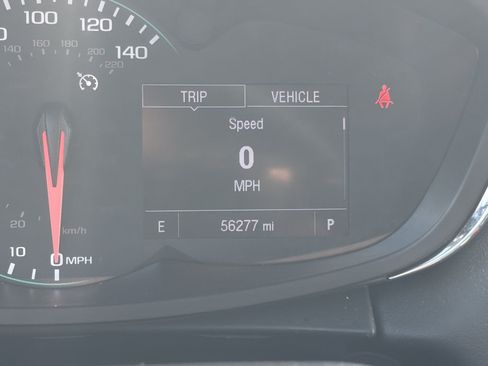 Used 2019 Chevrolet Trax LT w/ Sun & Sound Package FWD image 33