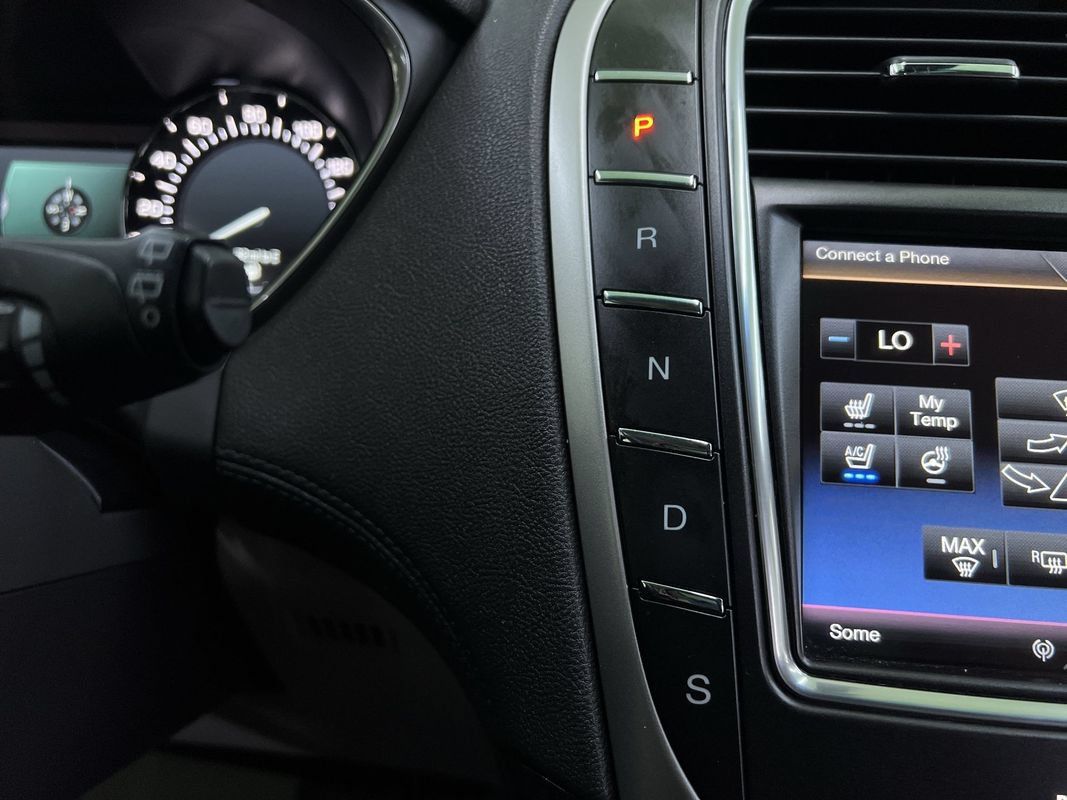 Used 2016 Lincoln MKX Reserve AWD/4WD image 25