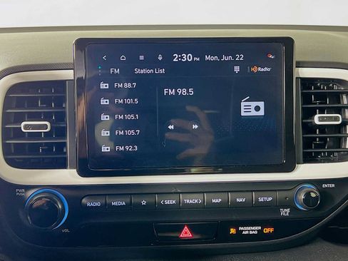 Certified 2025 Hyundai Venue Limited FWD image 15