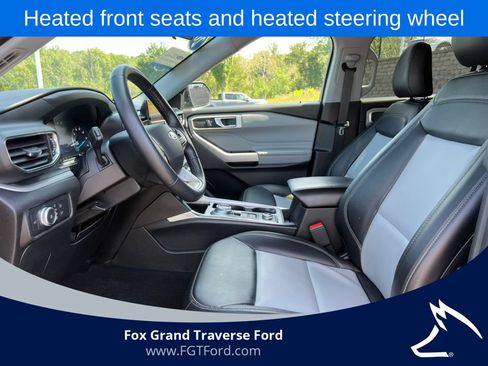 Certified 2022 Ford Explorer XLT w/ Equipment Group 202A AWD/4WD image 3