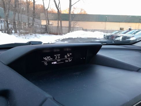 Used 2023 Subaru Crosstrek 2.0i Premium image 20