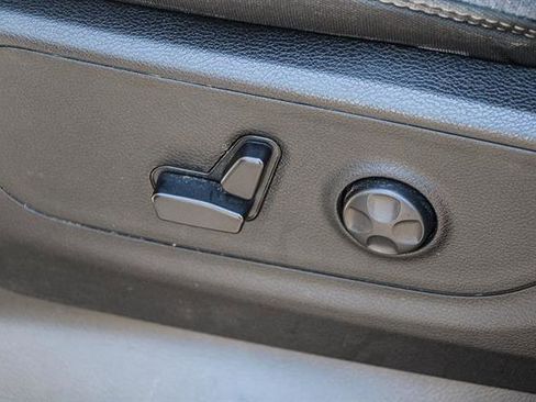 Used 2023 Ford F150 XLT image 44