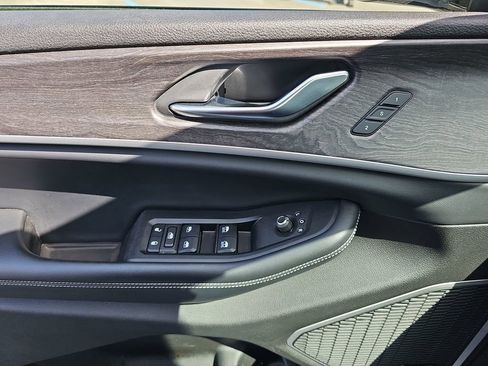 Used 2022 Jeep Grand Cherokee L Limited image 33