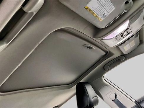 Used 2022 Toyota RAV4 XLE Premium image 26