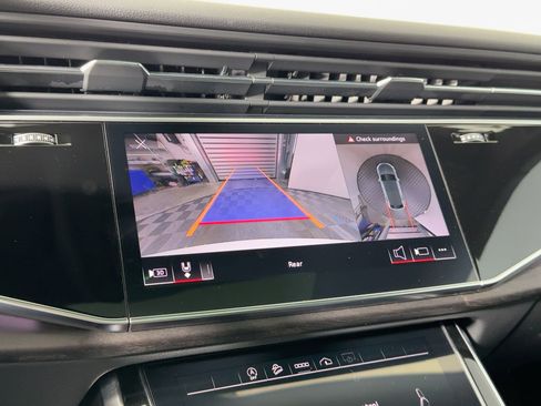 Used 2021 Audi Q8 Premium Plus w/ Premium Plus Package image 26